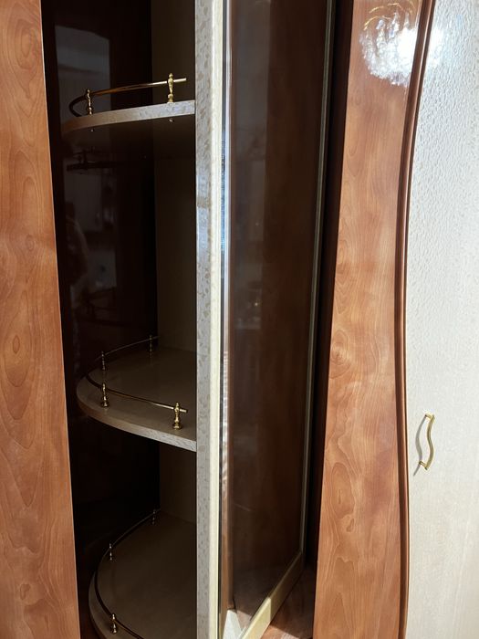 Продам спальный гарнитур