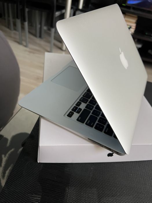 Macbook air 13 inch 2015