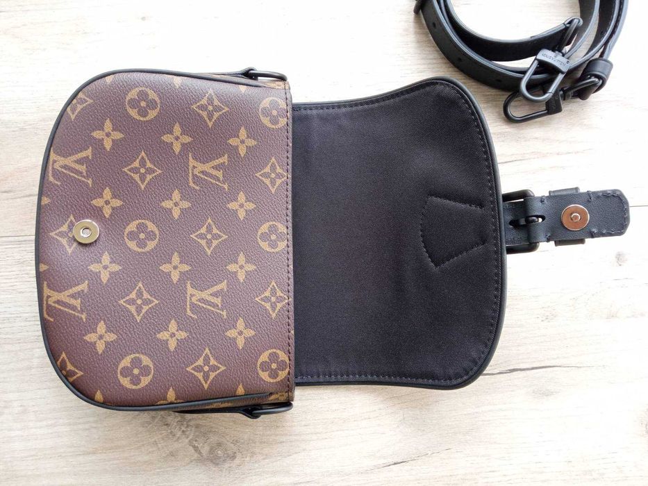 Louis Vuitton cross-body чанта Монограм с кожена каишка