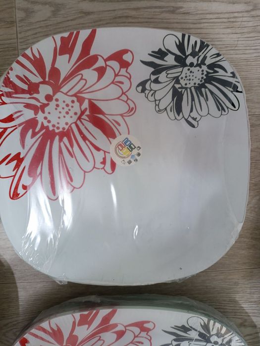 Новый  стеклянной посуды Golesto (Иран) - 25 предметов, "Красные