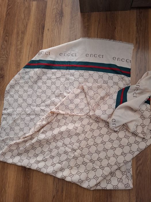 GUCCI дамски шал .