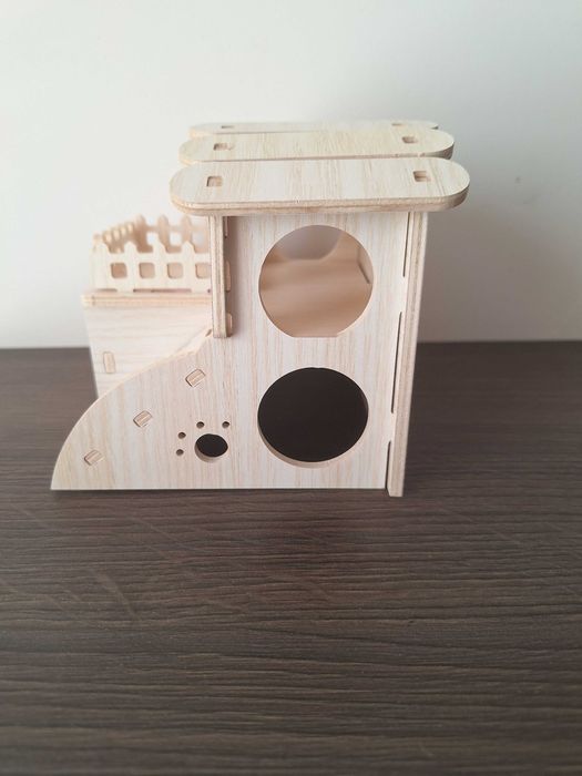 Дървена къщичка за хамстери и други дребни гризачи.14см×14см×13,5см