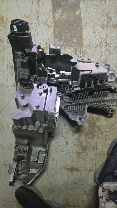 Продам фару на Geely Atlas.