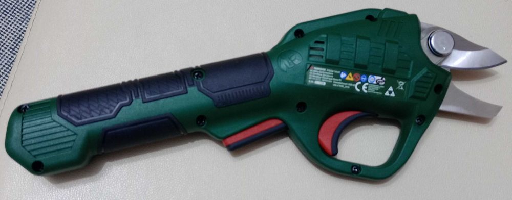 Foarfeca fara fir Parkside cu acumulator 4 V PGSA 14 A1