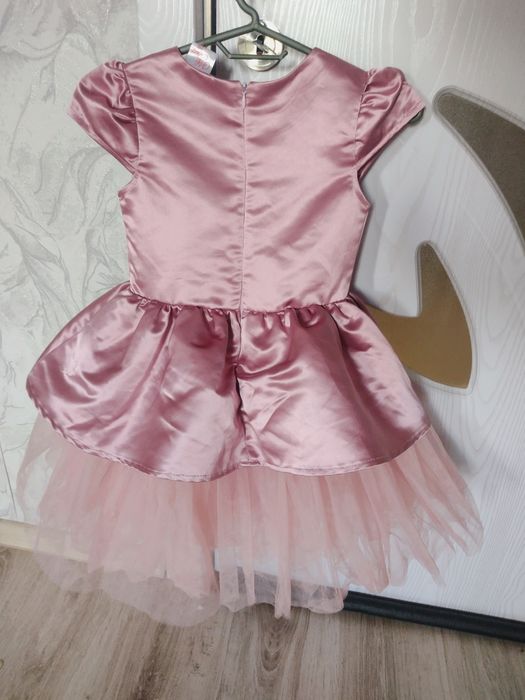 Официална рокля за момиченце 128