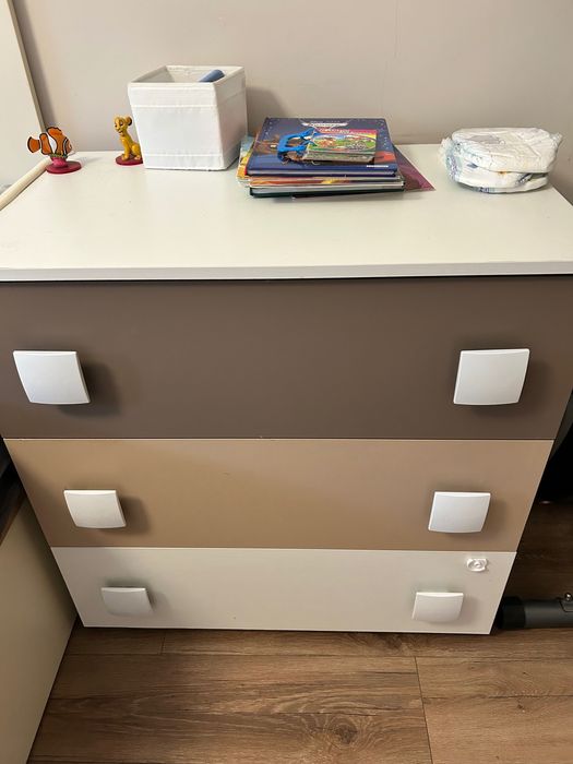 Скрин с повивалник