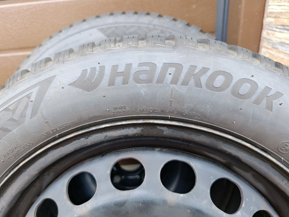 Set 4 anvelope de iarnă cu jante 205/55/R16 Hankook
