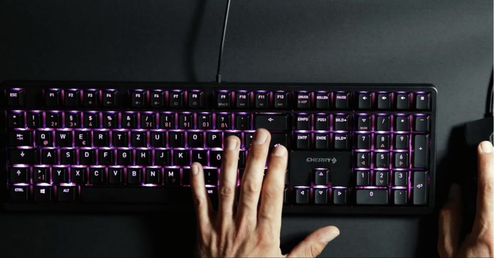 Механична геймърска клавиатура Cherry