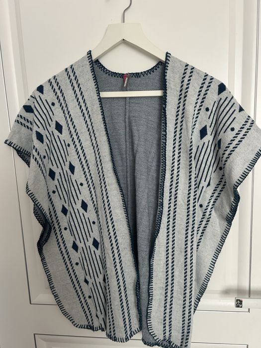 Продам пончо, жилетку