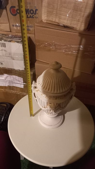 Урна има някаква маркировка под капака