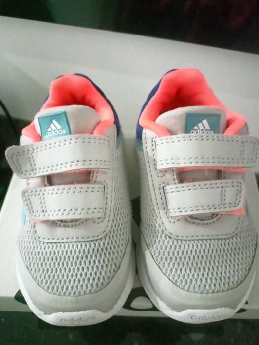 Детските спортни обувки adidas TENSAUR RUN 2.0 CF  маратонки