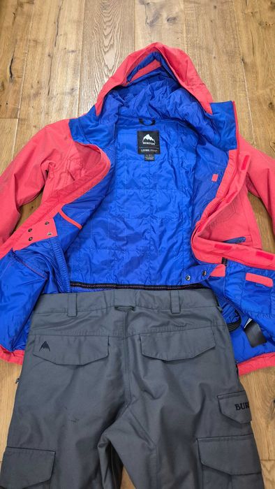 Geaca si pantaloni snowboard Burton