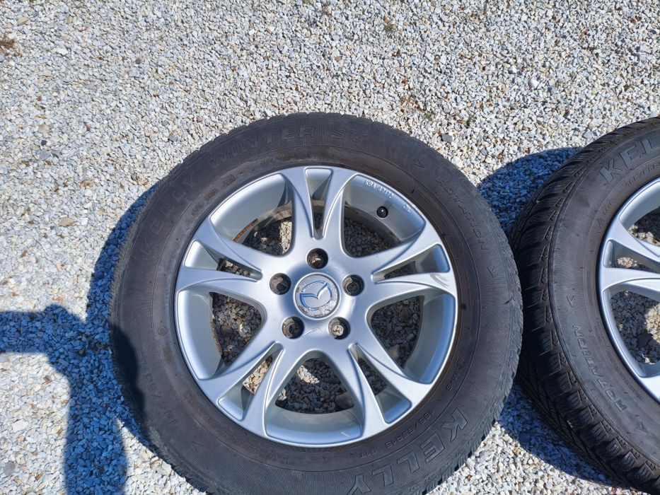 Джанти със зимни гуми за мазда