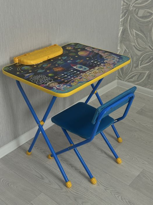 Продам Детский столик со стулом