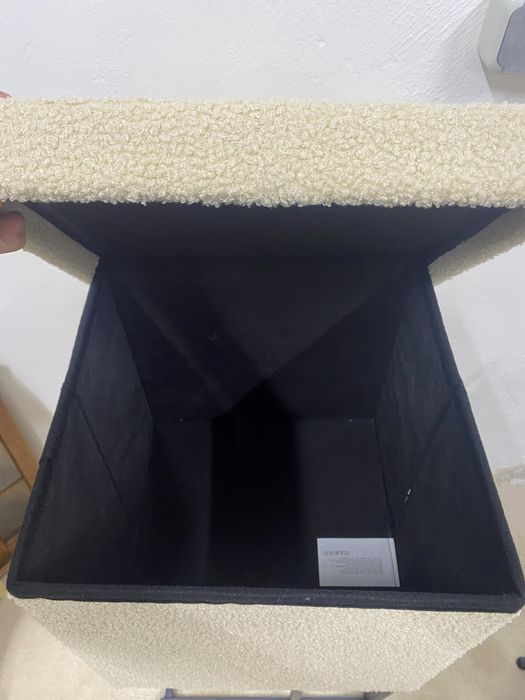 Малка табуретка с място за съхранение