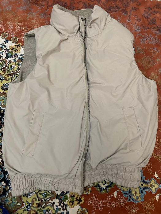 Продаю безрукавку за 5500 тг