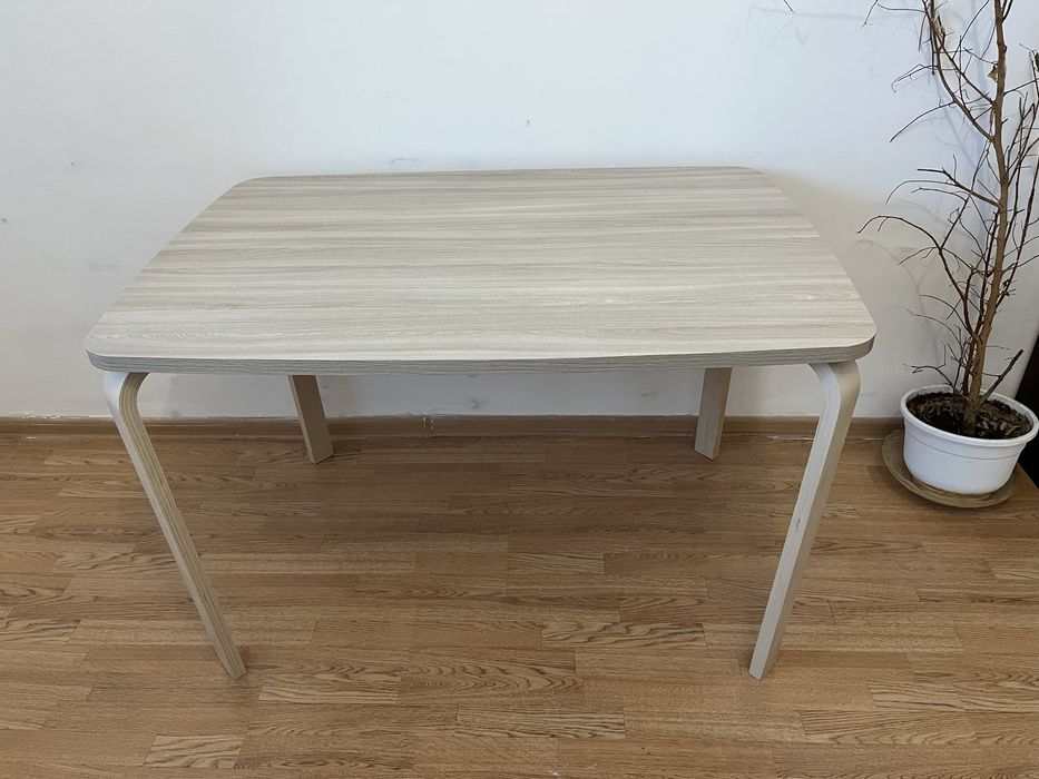 Стол Ikea-style, скандинавский стиль