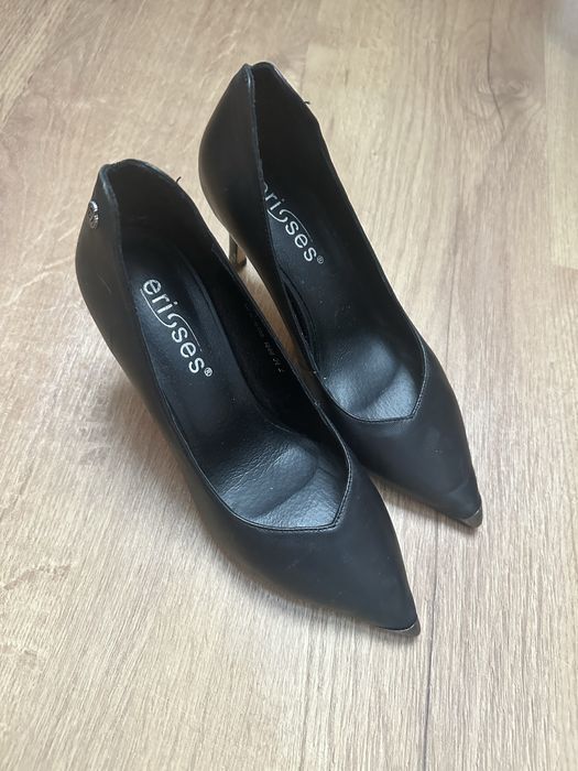 Супер крутые баховые туфли 34 размера