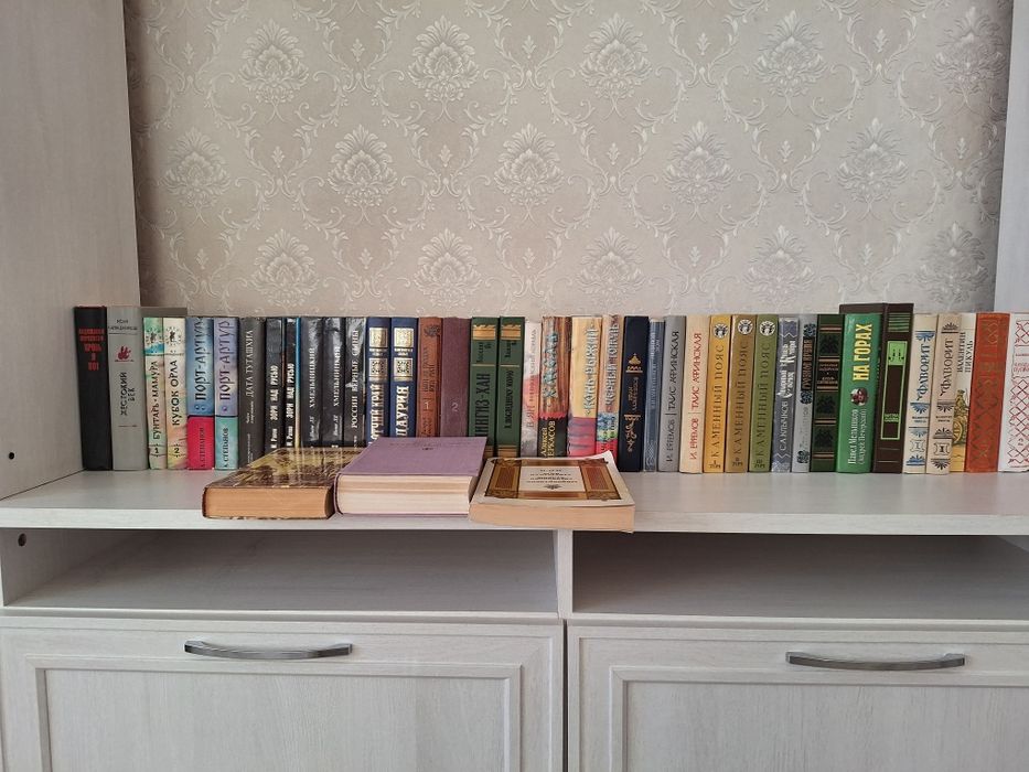 Продам книги разные.