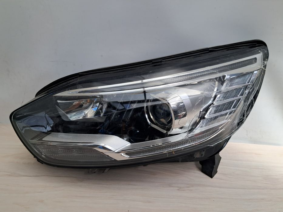 Фар Renault Captur 2019г