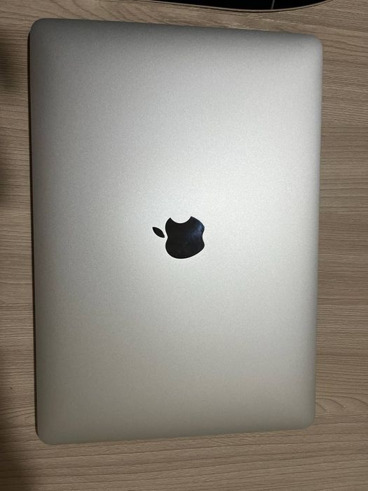 MacBook air M1 2020 8/256gb