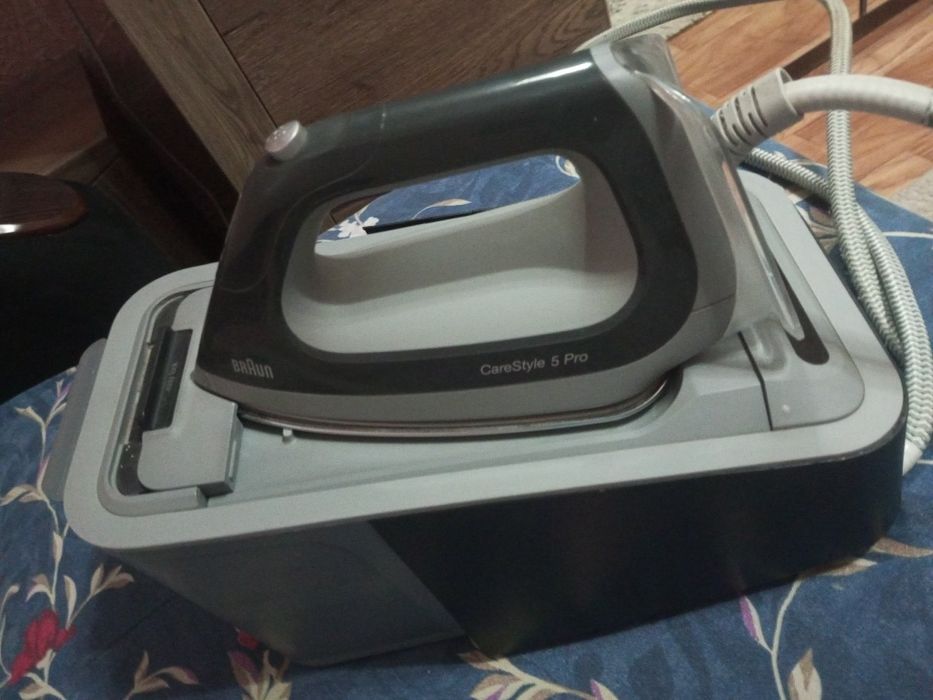 Утюг Браун       .