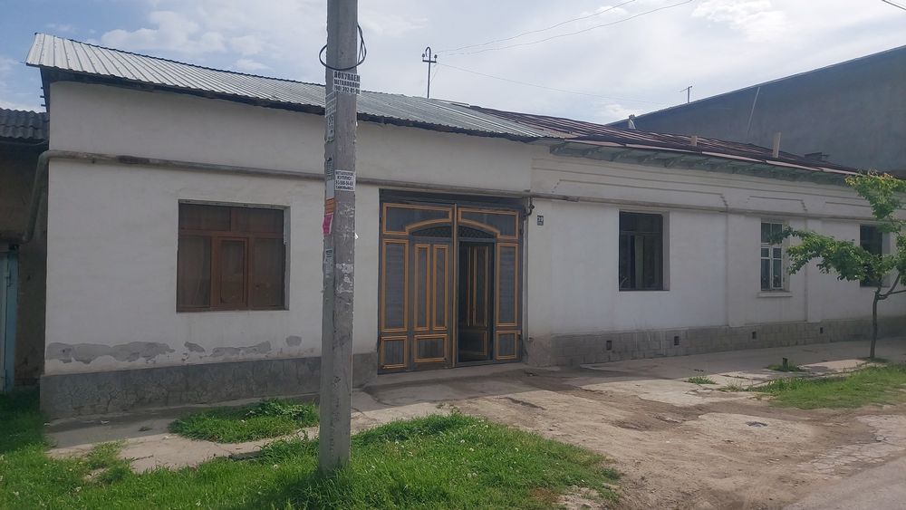 Uy sotila 5.5 yarim sotih suv gaz muamo yoq svet ochmaydi
