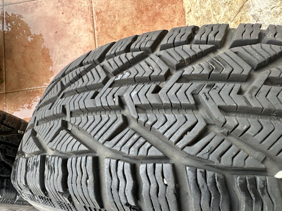 Vand janta aliaj cu anvelope 215/70/R16 KIA