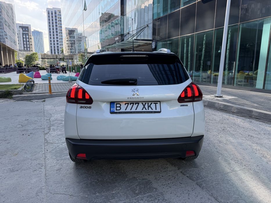 Peugeot 2008 - 1.2 Puretech automat