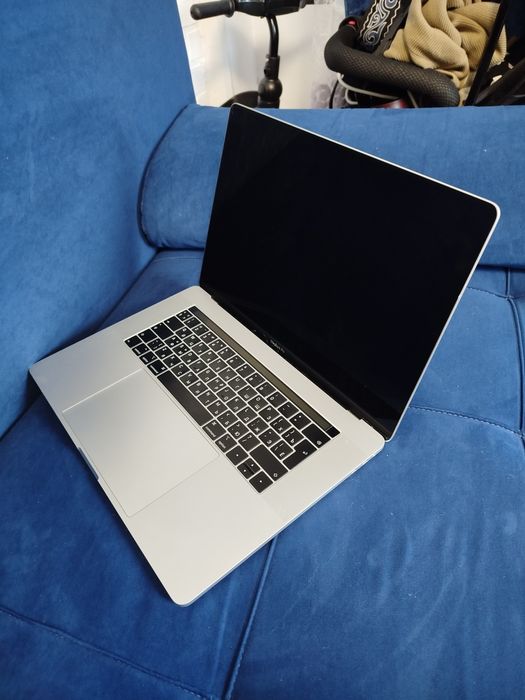 Makbook Pro 15 В хорошем состоянии