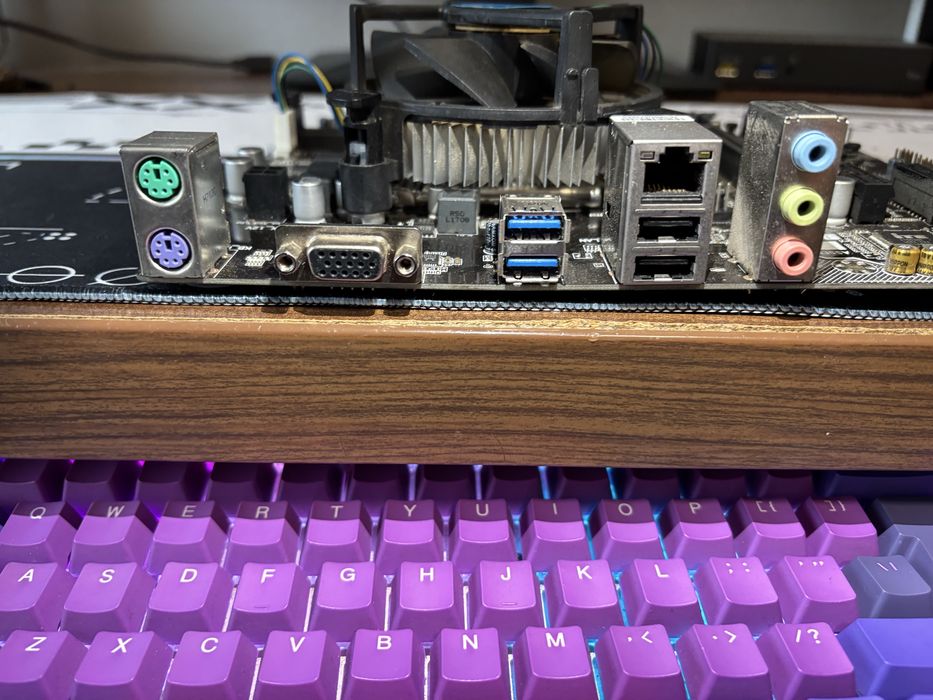 Kit PC Intel Core i3 6100, Placa de baza Gigabyte H110M-S2