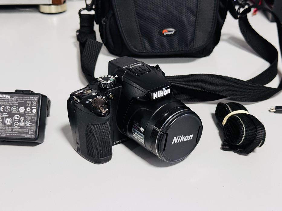 Aparat foto NIKON Coolpix P500 - ca nou - accesorizat + geantă