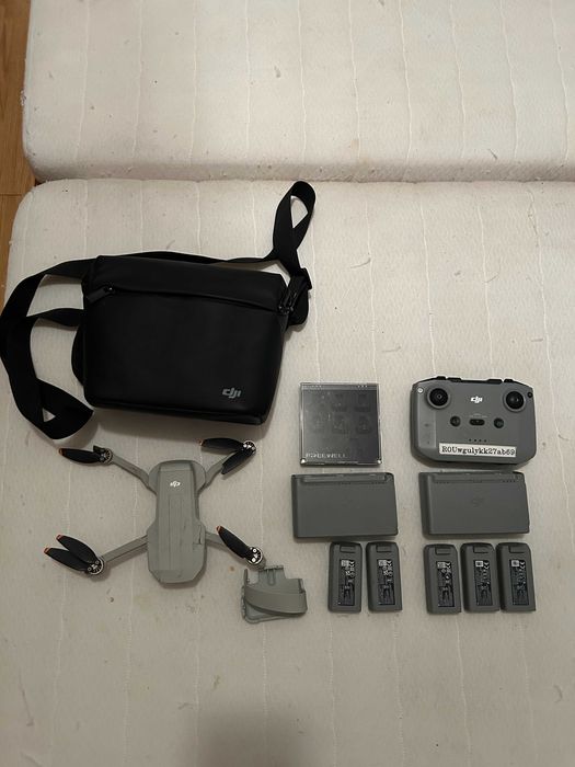 Drona DJI Mini 2, Fly More Combo, 5 Baterii, filtre UV, Telecomanda