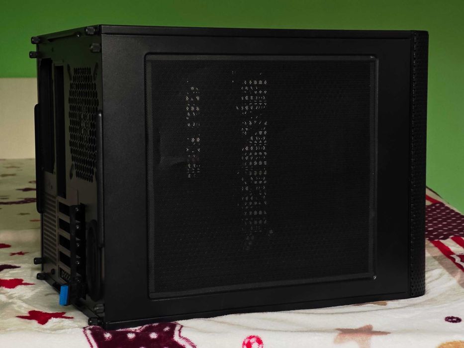 Carcasa PC Thermaltake Core V21 (Mini-ITX / mATX), nouă - 6 Fans