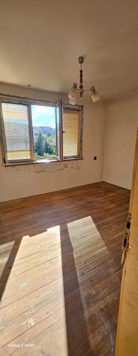 Продава се Тристаен апартамент в Лясковец - 81 кв.м за 611 €/кв.м - Снимка #2