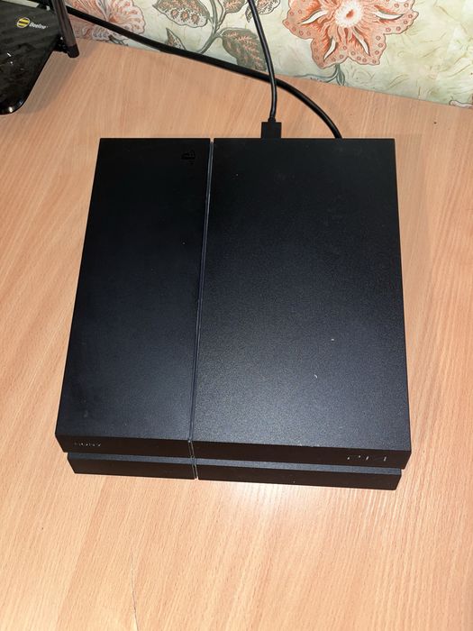 PlayStation 4 500Гб