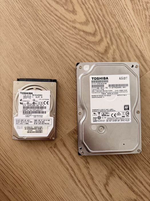 Hard disk-uri 1TB si 320GB