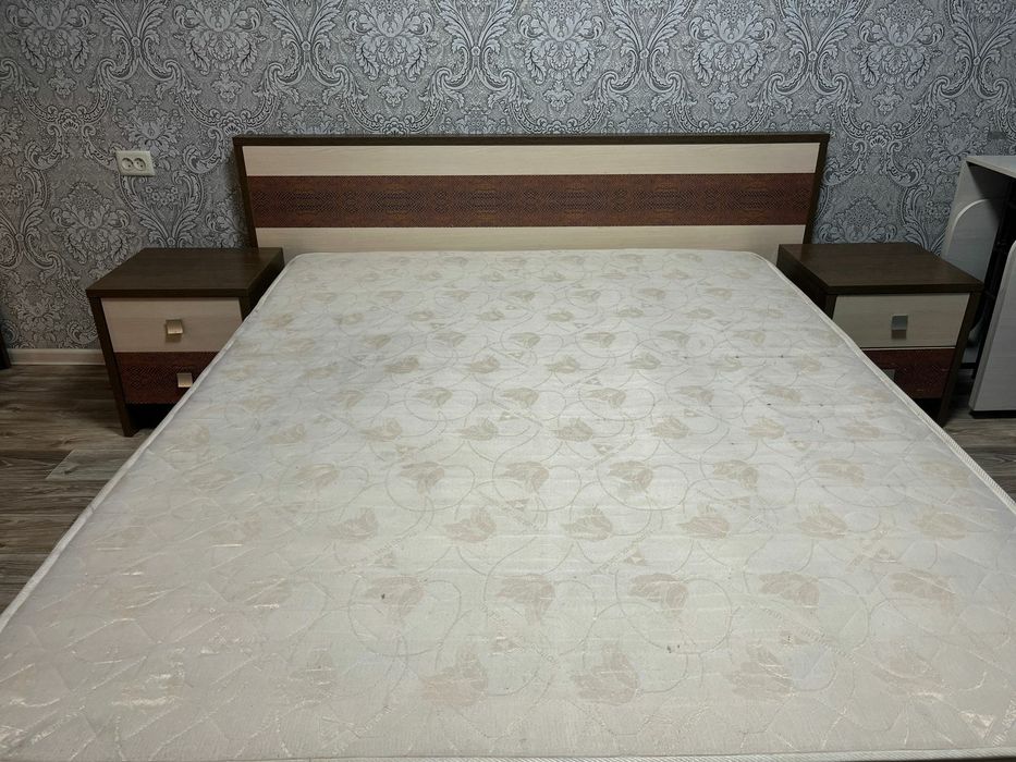 Продам спальный гарнитур