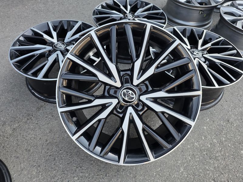 18цола Toyota 5x114.3 Тойота 4бр Оригинални