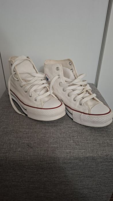 Tenesi Converse fete