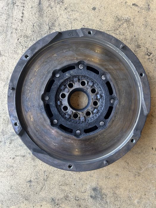 Демпферен маховик комплект  за Toyota Avensis 2,2d-cat 177кс