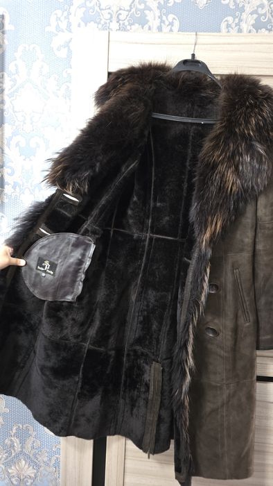 Продам женскую дублёнку.