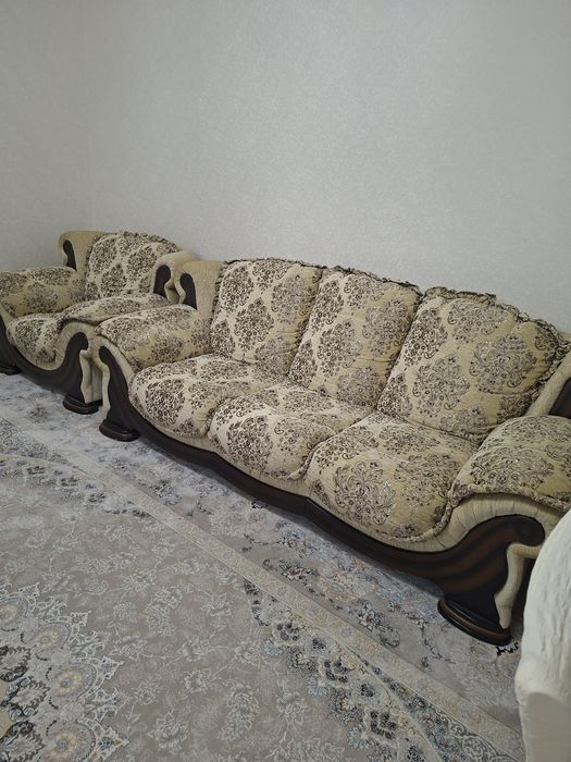 Продом тройку диване 2кресла