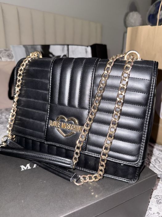 Geanta de umar, love moschino