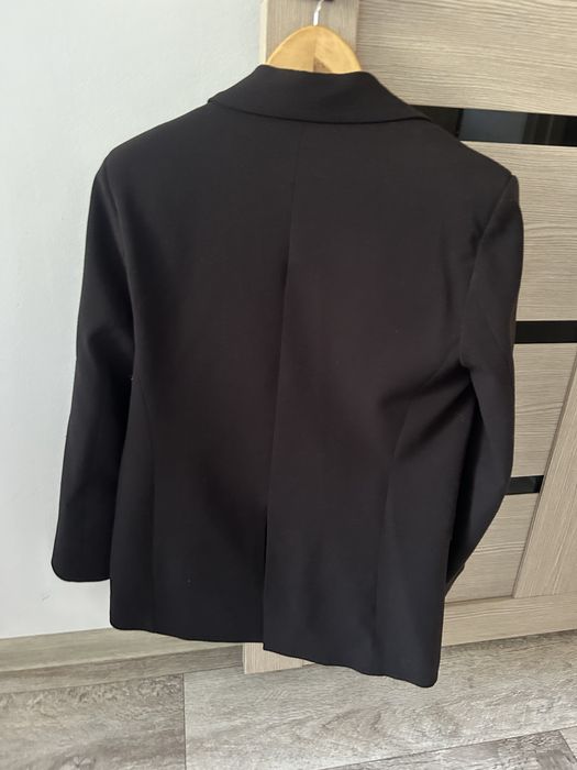 Оверсайз пиджак от Zara.