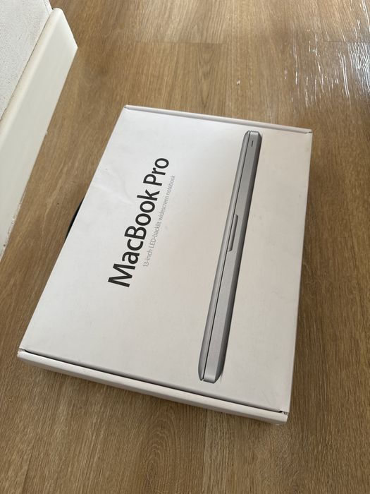 Macbook pro 13.3   150.000 тг