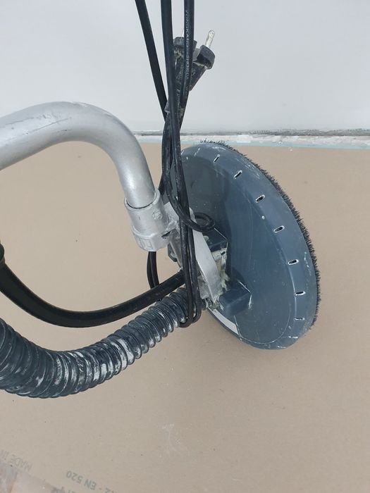 Шлайфмашина Жираф за стени и тавани