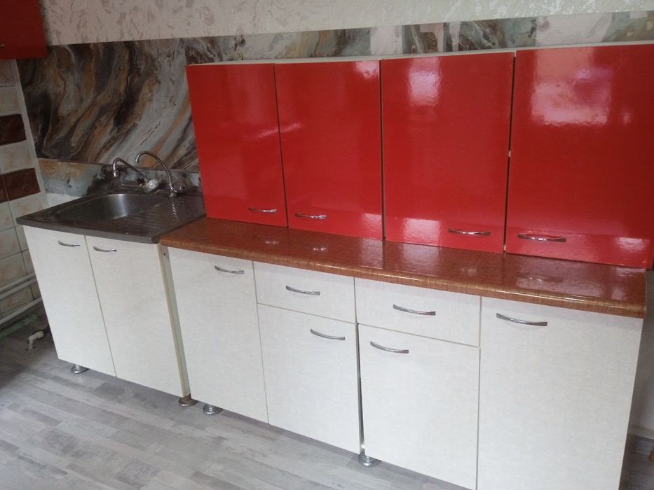 kuxinniy mebel sotiladi