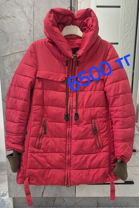 Продам куртки, безрукавки