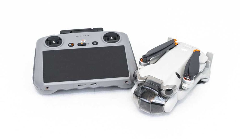 Drona DJI Mini 4 pro + RC 2 smart